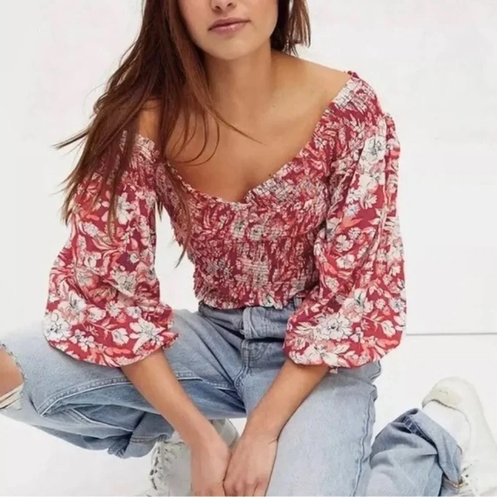 Free People Red East to West Smocked Off Shoulder Floral Crop Top EUC Size Small